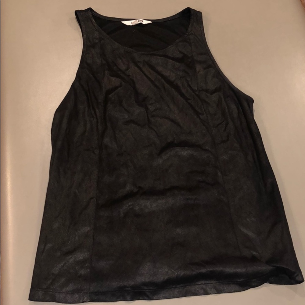 Super fun black top!